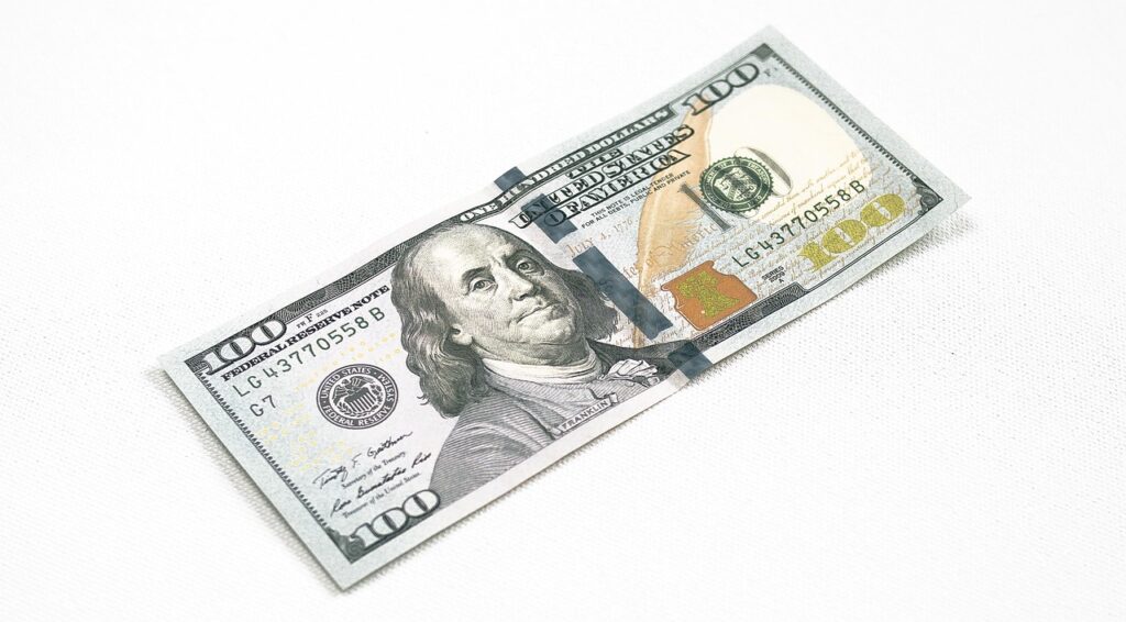 100均で掃除を効率的にする便利グッズは？