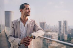 一人暮らしの男性が週末に家事を効率よくまとめる方法は？