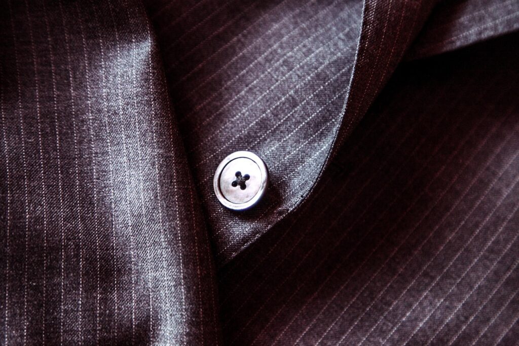 新卒社会人の服収納がめんどくさい時の解決法は？